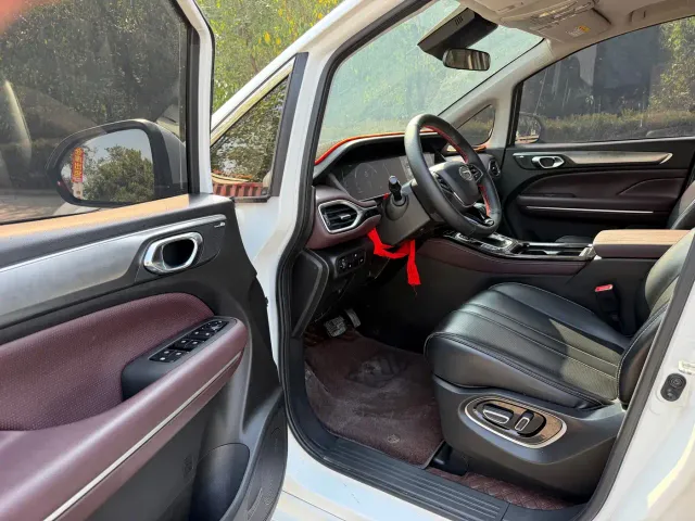 GAC Trumpchi M6 — Фото автомобиля 7