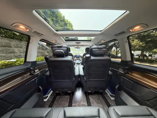 Mercedes-Benz V-Class — Фото автомобиля 24