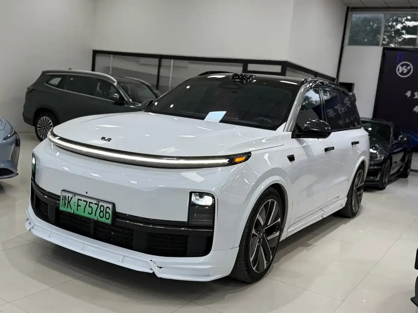 Li Auto Li Xiang L9 2022 Max — Фото автомобиля 3