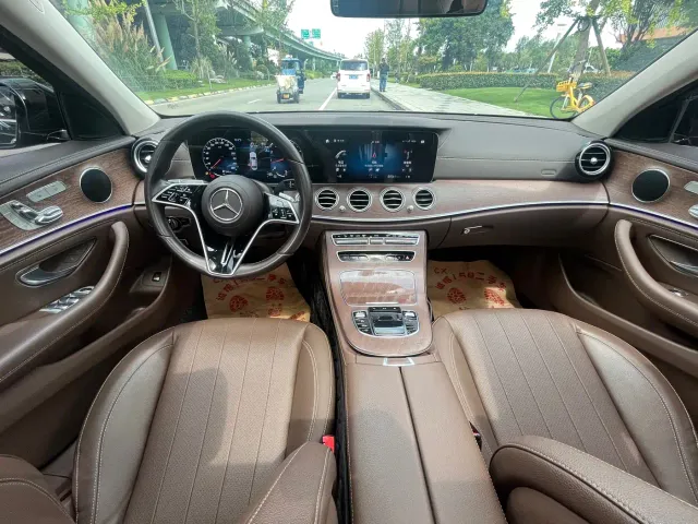 Mercedes-Benz E-Class — Фото автомобиля 6
