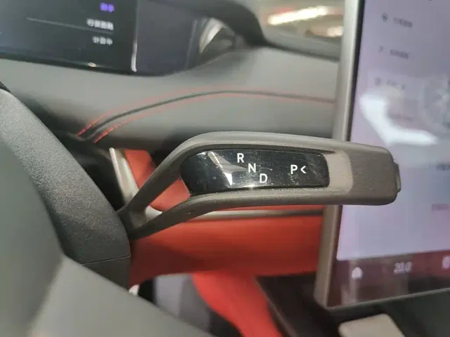 Xiaomi SU7 — Фото автомобиля 13