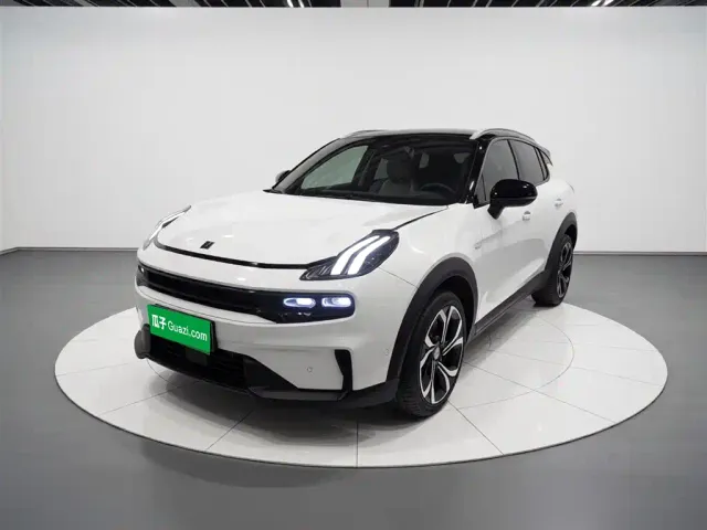 Фотография автомобиля — Lynk & Co 06