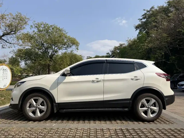 Nissan Qashqai — Фото автомобиля 4