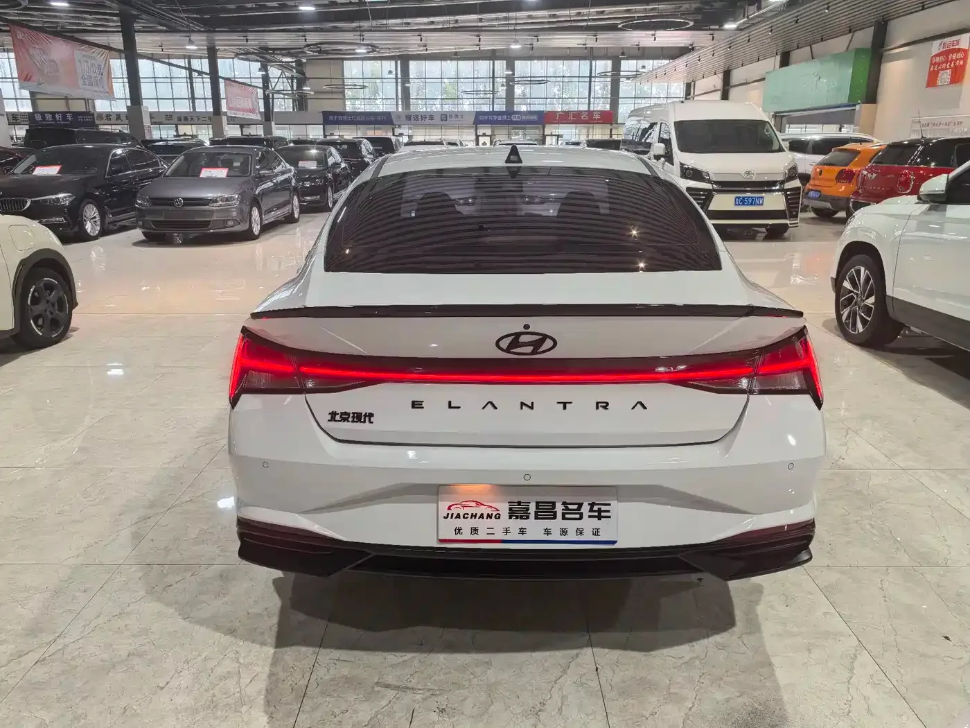 Hyundai Elantra 2022 1.5L CVT 20th Anniversary Edition — Фото автомобиля 17