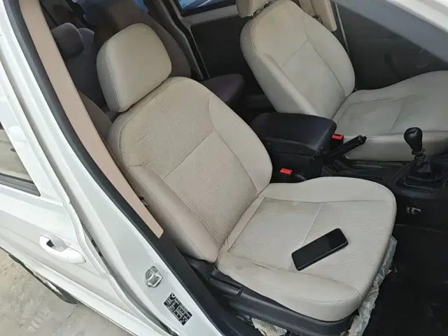Wuling Hongguang V — Фото автомобиля 24