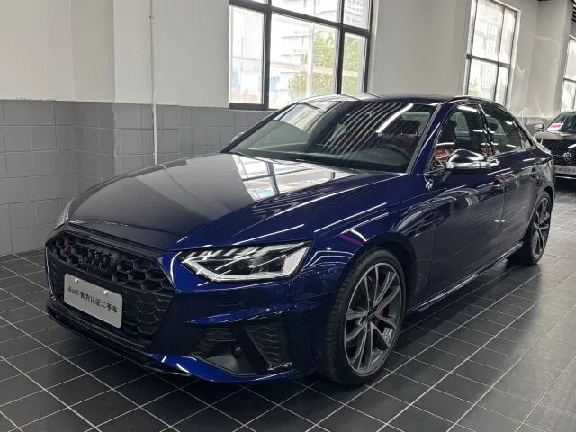 Фотография автомобиля — Audi S4