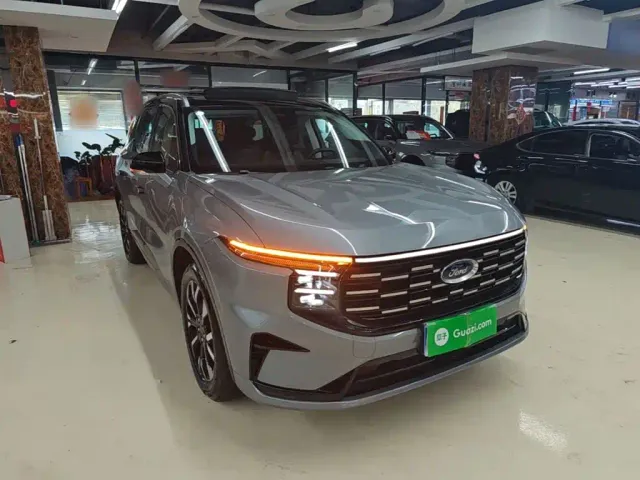 Ford Edge — Фото автомобиля 3