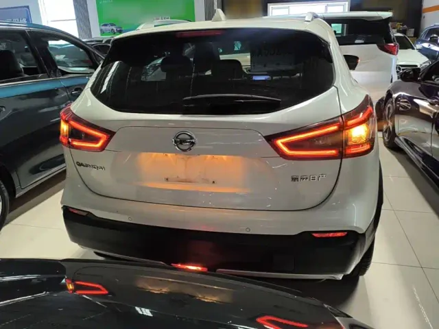 Nissan Qashqai — Фото автомобиля 8