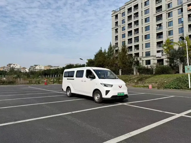 Wuling Yangguang — Фото автомобиля 3