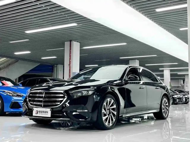 Фотография автомобиля — Mercedes-Benz E-Class