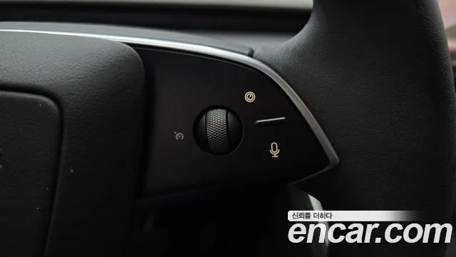 Tesla Model Y — Фото автомобиля 25