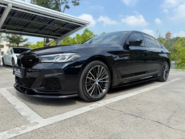 BMW 5 Series — Фото автомобиля 9