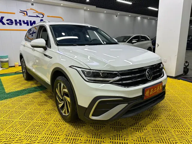 Volkswagen Tiguan L — Фото автомобиля 3