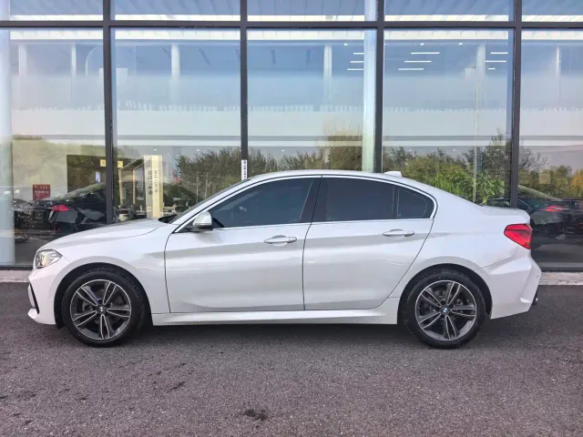 BMW 1 Series — Фото автомобиля 3
