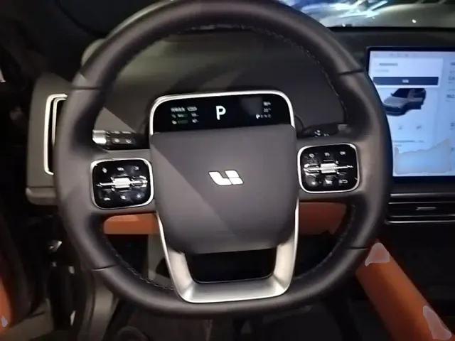 Li Auto L7 — Фото автомобиля 10