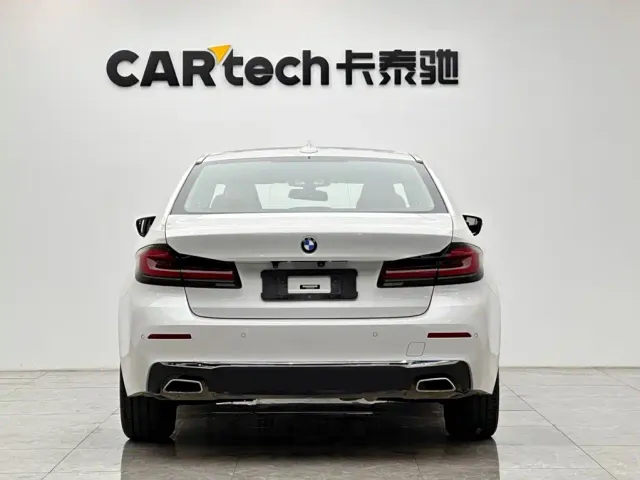 BMW 5 Series — Фото автомобиля 4
