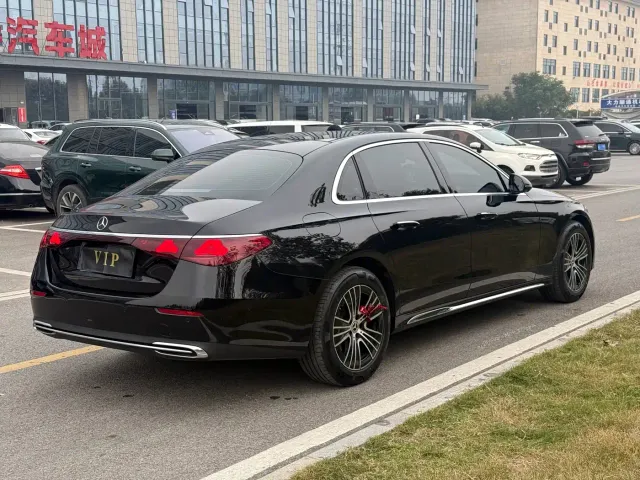 Mercedes-Benz E-Class — Фото автомобиля 14