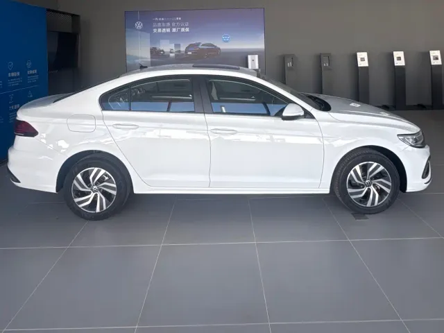 Volkswagen Bora — Фото автомобиля 3