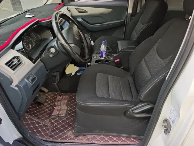 Maxus EV30 — Фото автомобиля 7