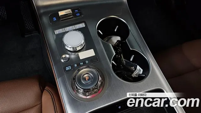 Genesis GV70 2.5T Бензин AWD — Фото автомобиля 6