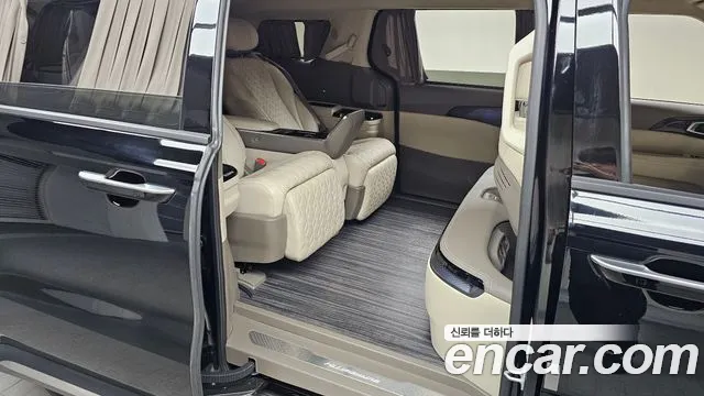 Kia Canival Новый Carnival 4 поколение Бензин 4 места Hi-Limousine — Фото автомобиля 10