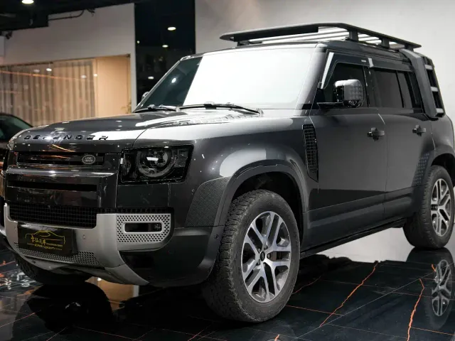 Land Rover Defender — Фото автомобиля 4