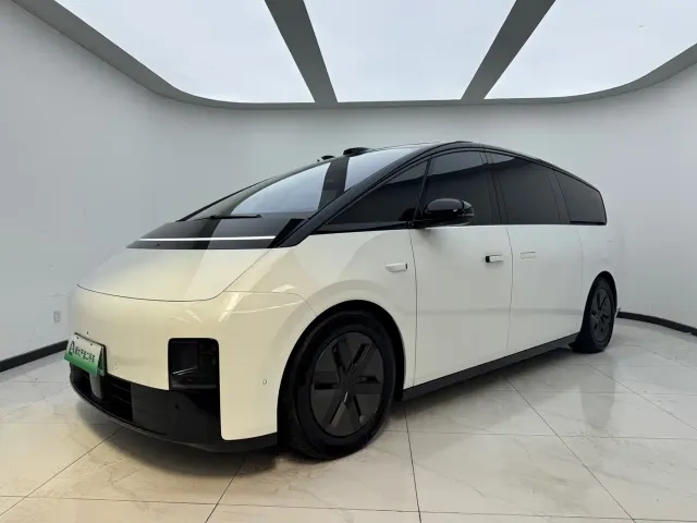 Фотография автомобиля — Li Auto MEGA