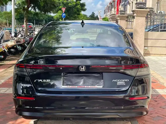 Honda Accord — Фото автомобиля 8