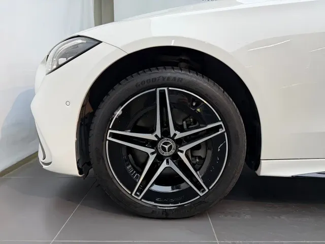 Mercedes-Benz C-Class — Фото автомобиля 8