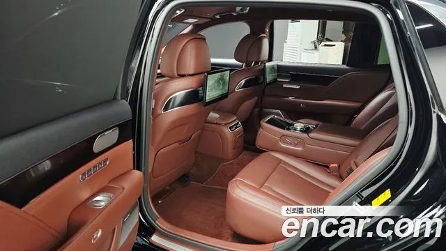 Genesis G90 Бензин 3.5 турбо AWD — Фото автомобиля 16