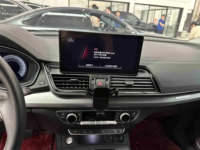 Audi Q5L — Фото автомобиля 9