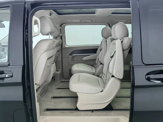 Mercedes-Benz V-Class — Фото автомобиля 15
