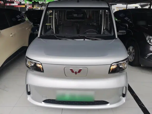 Wuling Zhiguang NEV — Фото автомобиля 2
