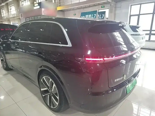 Li Auto L7 — Фото автомобиля 4