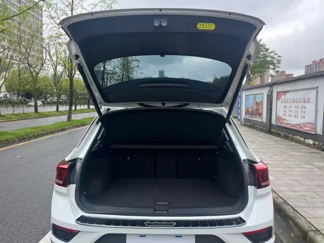 Volkswagen T-Roc — Фото автомобиля 14