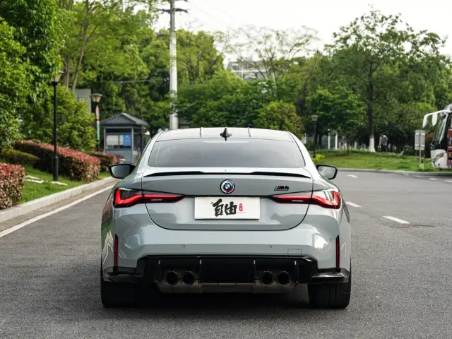 BMW M4 — Фото автомобиля 5