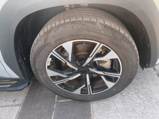 Geely Boyue L — Фото автомобиля 8
