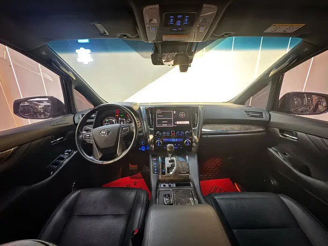 Toyota Alphard — Фото автомобиля 22