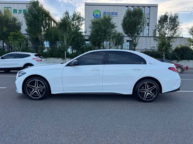 Mercedes-Benz C-Class — Фото автомобиля 4