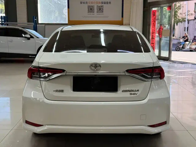 Toyota Corolla — Фото автомобиля 5