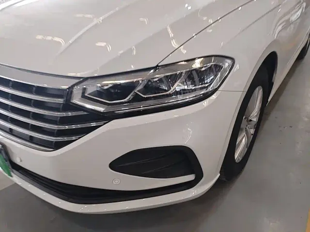 Volkswagen Lavida — Фото автомобиля 23