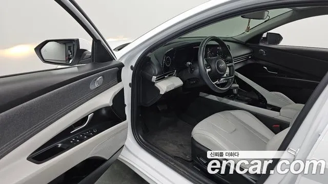 Hyundai Avante CN7 — Фото автомобиля 12