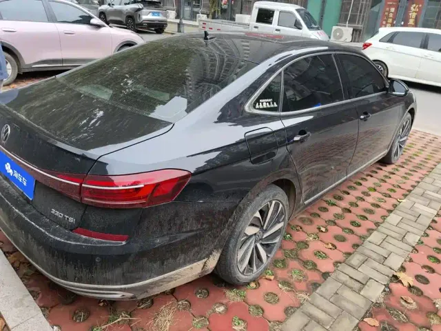 Volkswagen Passat — Фото автомобиля 3