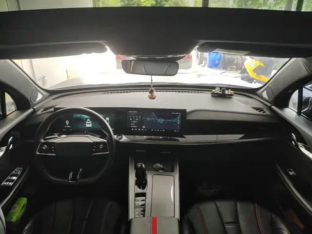 Roewe RX5 Max — Фото автомобиля 9
