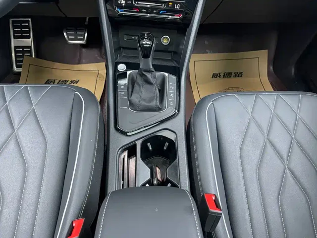 Volkswagen Tiguan L — Фото автомобиля 22