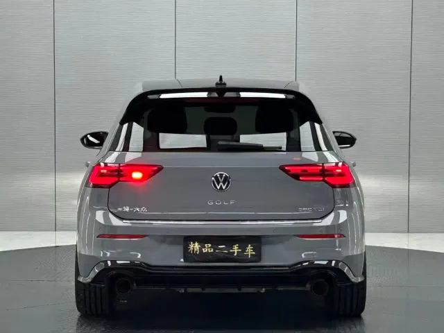Volkswagen Golf — Фото автомобиля 4