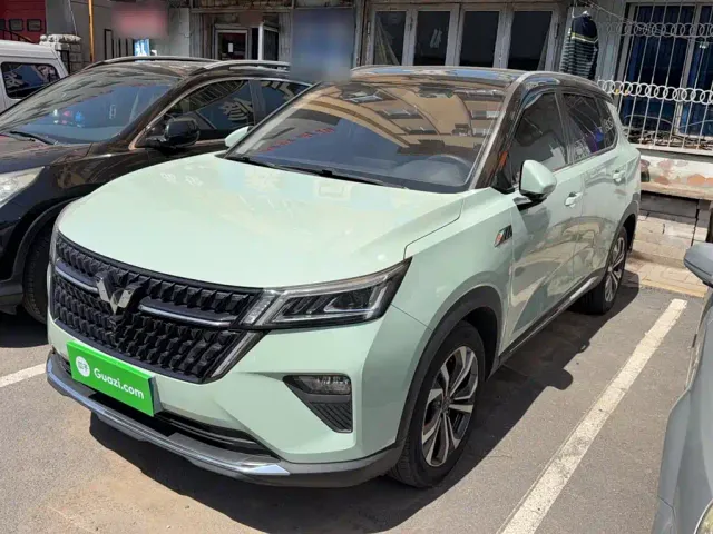 Фотография автомобиля — Wuling Asta