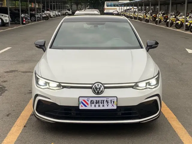 Volkswagen Golf — Фото автомобиля 2