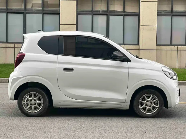 Roewe Clever — Фото автомобиля 15