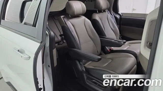 Kia Carnival 4th Gen — Фото автомобиля 17